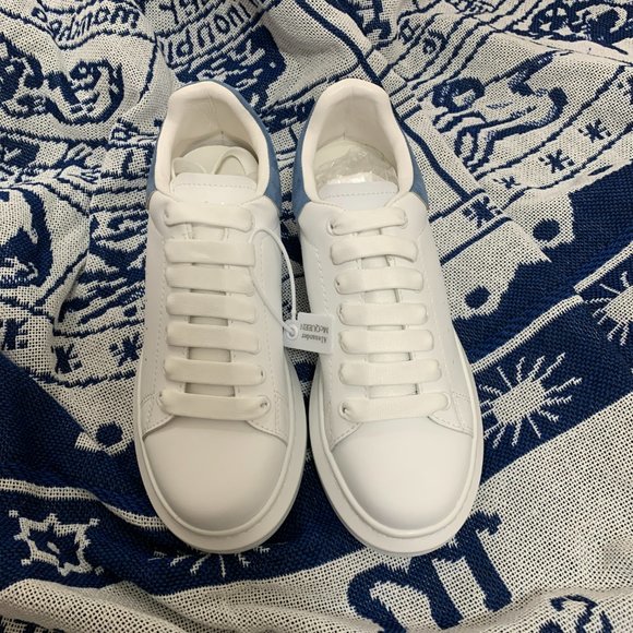 🔥oMcQueen classic sports casual women's blue velvet tail small white shoes🔥 - Picture 4 of 5